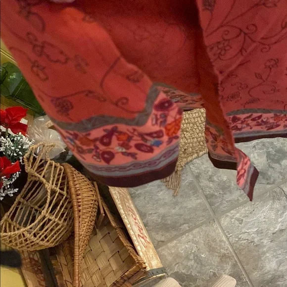 Elegant Red Sleeveless Dress - Picture 3 of 3